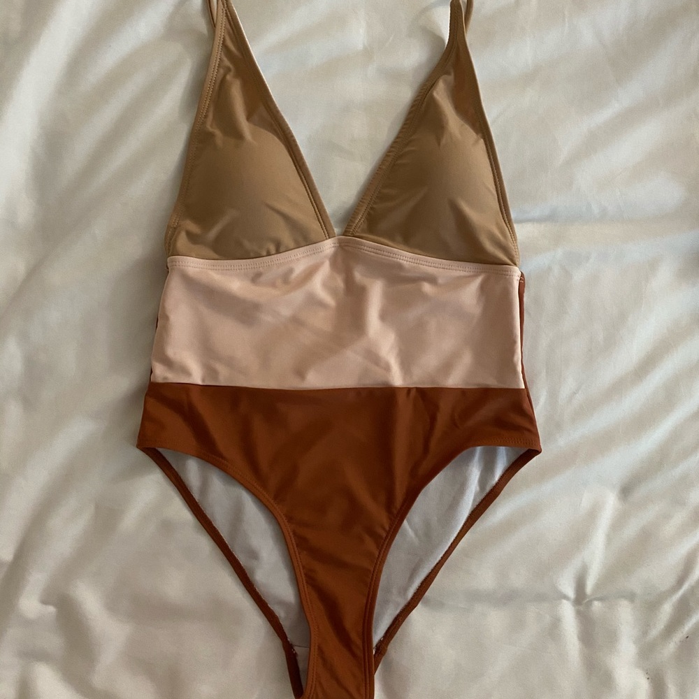Colorblock One Piece Bathing Suit